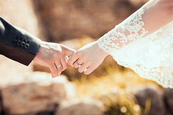 mo lay chong 4 Giấc mơ lấy chồng đẹp hoặc lấy được vợ đẹp